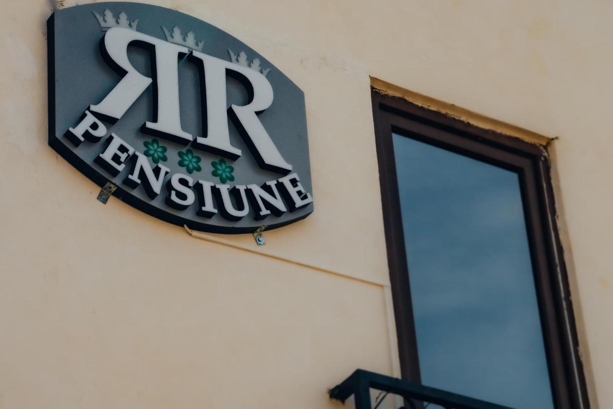 Pensiunea R&R Bailesti Εξωτερικό φωτογραφία